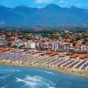 Hotel Montecarlo ***